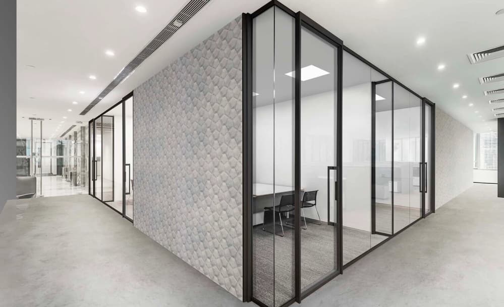 All-glass partitions - BMS Parking